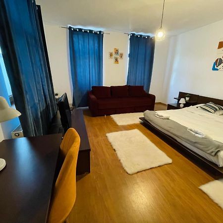 Appartement Londof Housing City Center Braşov Extérieur photo