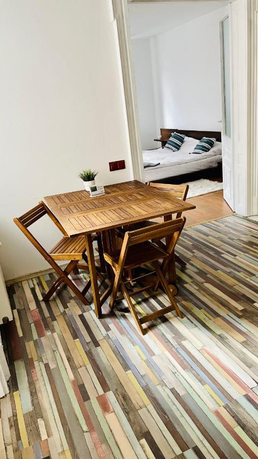 Appartement Londof Housing City Center Braşov Extérieur photo