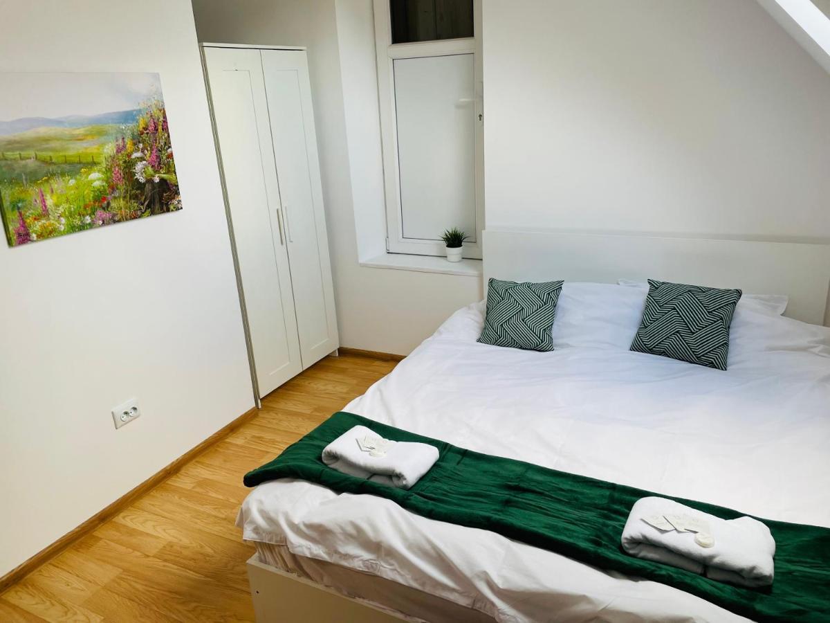 Appartement Londof Housing City Center Braşov Extérieur photo