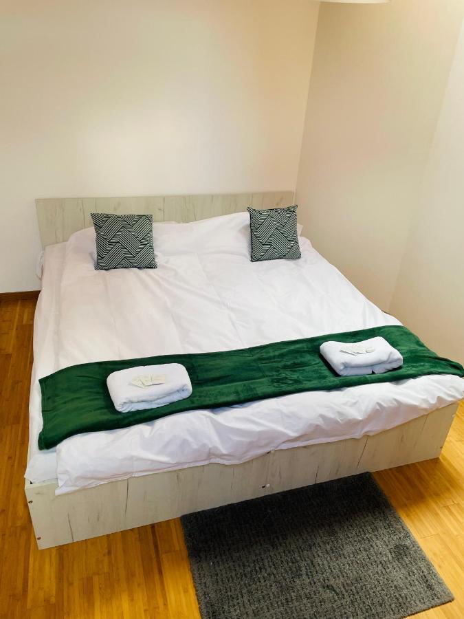 Appartement Londof Housing City Center Braşov Extérieur photo