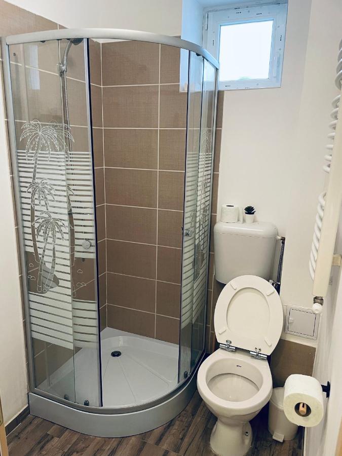 Appartement Londof Housing City Center Braşov Extérieur photo