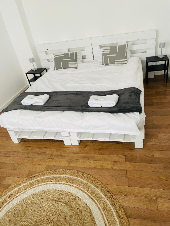 Appartement Londof Housing City Center Braşov Extérieur photo