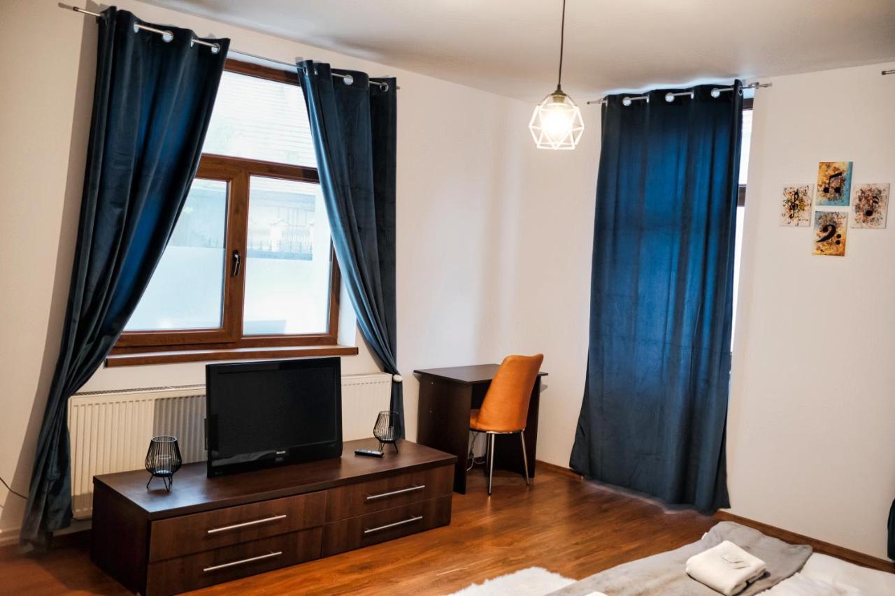 Appartement Londof Housing City Center Braşov Extérieur photo
