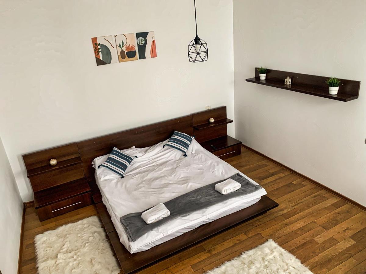 Appartement Londof Housing City Center Braşov Extérieur photo