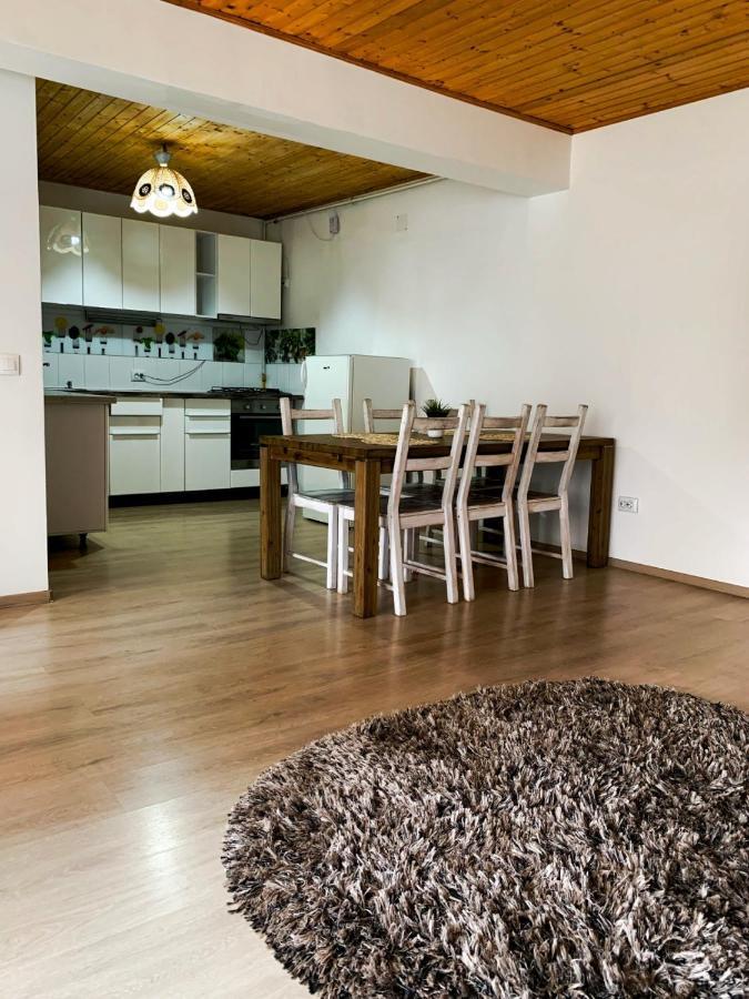 Appartement Londof Housing City Center Braşov Extérieur photo