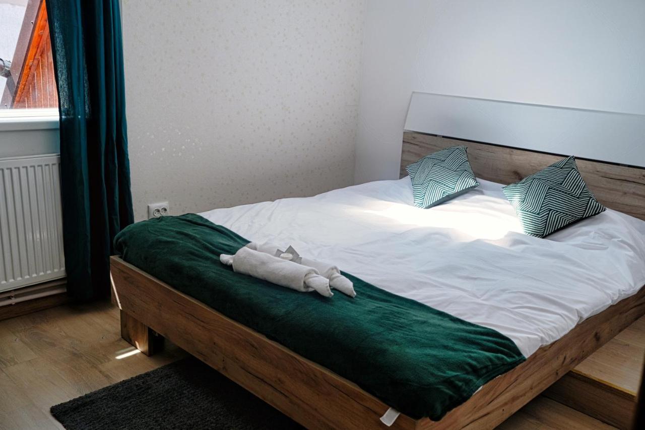 Appartement Londof Housing City Center Braşov Extérieur photo