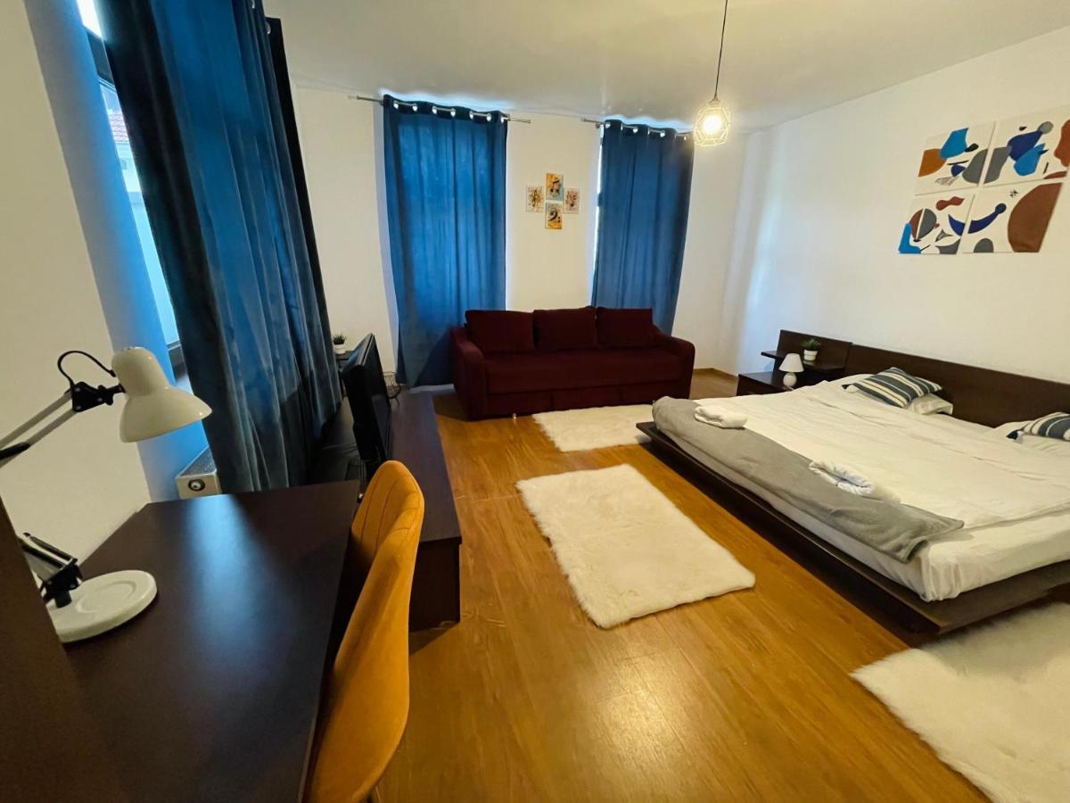 Appartement Londof Housing City Center Braşov Extérieur photo